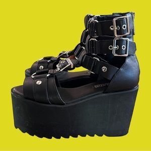 Killstar platform sandals